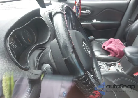 2019 Jeep Cherokee Latitude Plus Fwd from USA, damaged, VIN 1C4PJLLB9KD120336